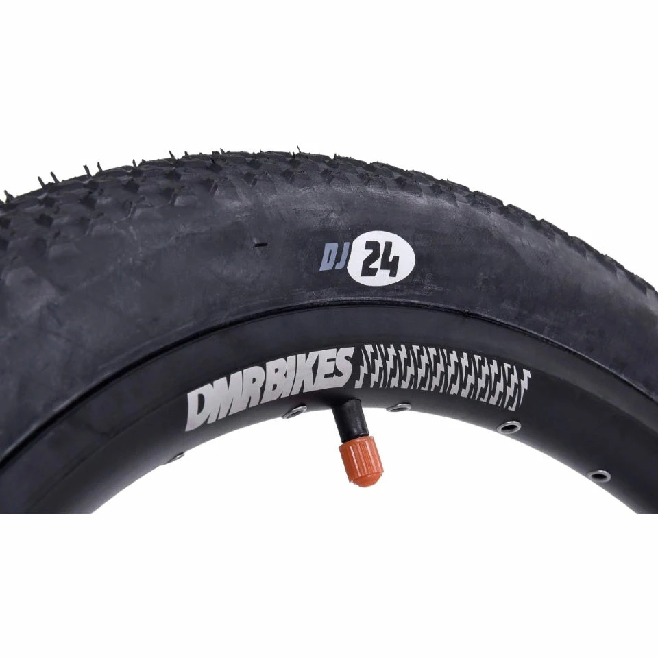DMR DJ24 Dirt Jump And Street Tyre 5 DMR DJ24 Dirt Jump And Street Tyre – Image 3