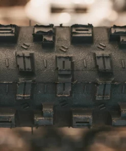 Goodyear Newton Trail Tubeless Rear MTB Tyre Black 2.4" 27. -France Pièces Pour Vélos Soldes Goodyear Newton Trail Tubeless Rear MTB Tyre Tyres Black GR 014 66 584 V002 R 3